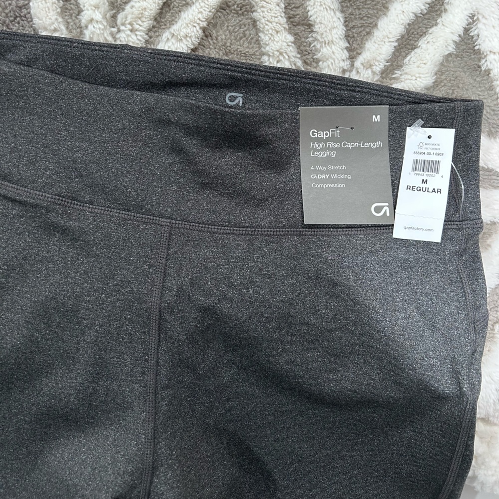 GAP high rise capri grey yoga pants